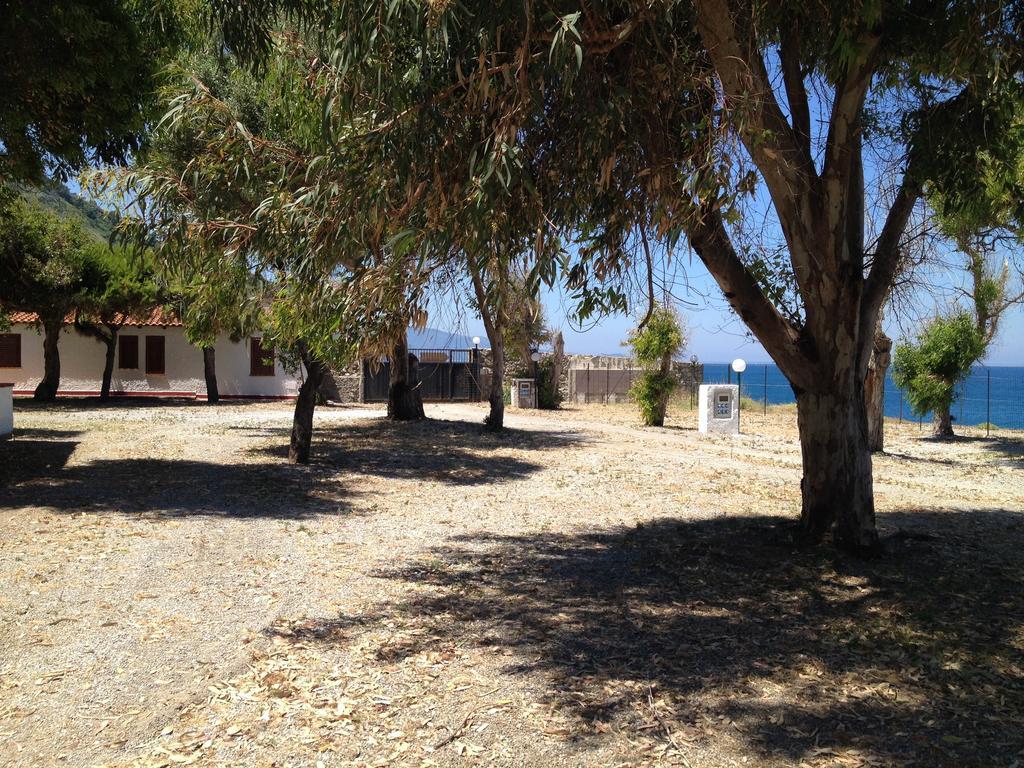 Camping B&B Gioiosa Gioiosa Marea Ngoại thất bức ảnh