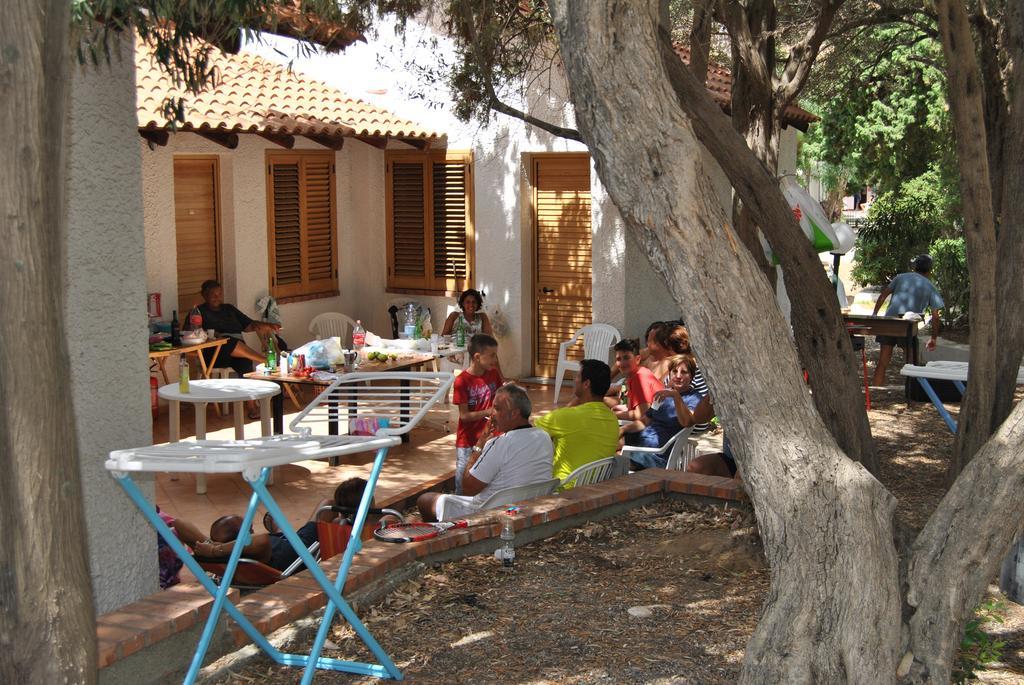 Camping B&B Gioiosa Gioiosa Marea Ngoại thất bức ảnh
