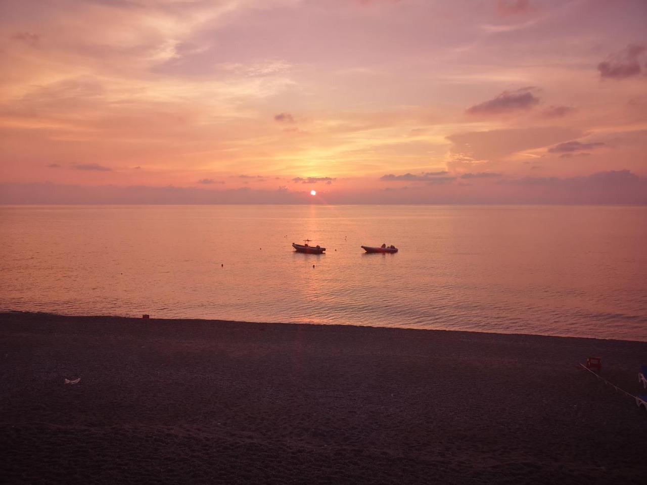 Camping B&B Gioiosa Gioiosa Marea Ngoại thất bức ảnh