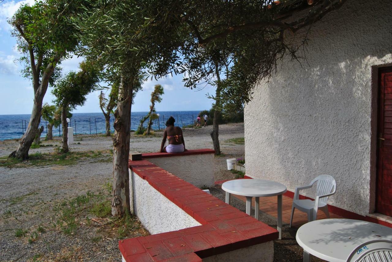 Camping B&B Gioiosa Gioiosa Marea Ngoại thất bức ảnh