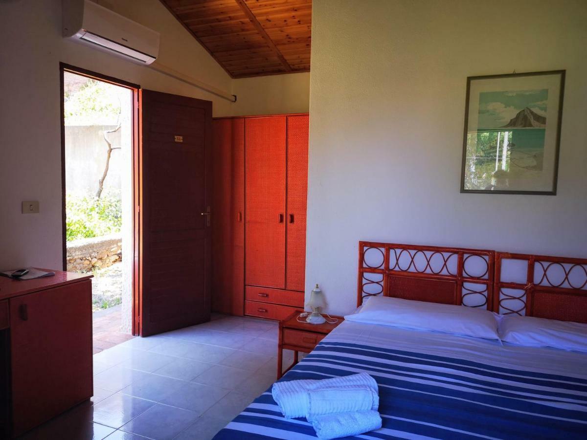 Camping B&B Gioiosa Gioiosa Marea Ngoại thất bức ảnh